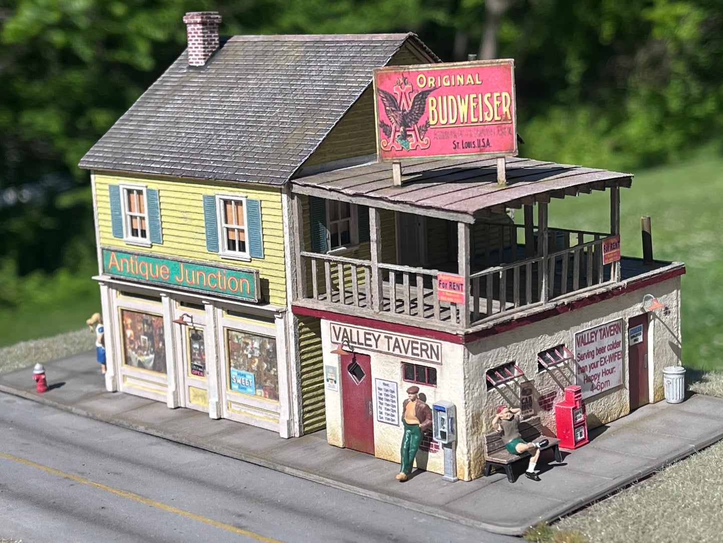 HO Scale Laser Cut Model Building Kit - Antique Junction & Valley Tavern