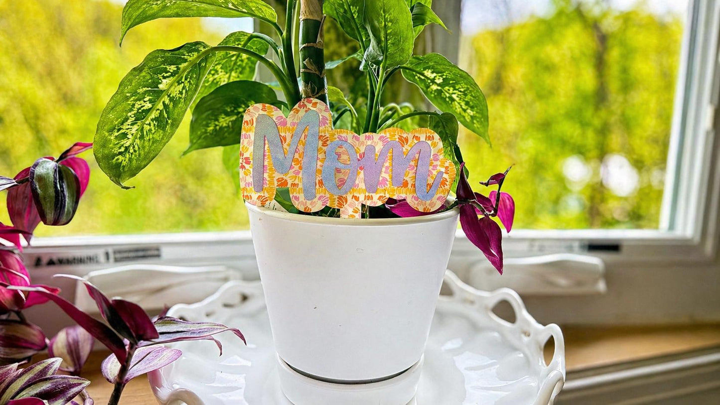 Mom Plant Stake SVG, Flower Pot accessories gift for her, digital download Laser Cut file.